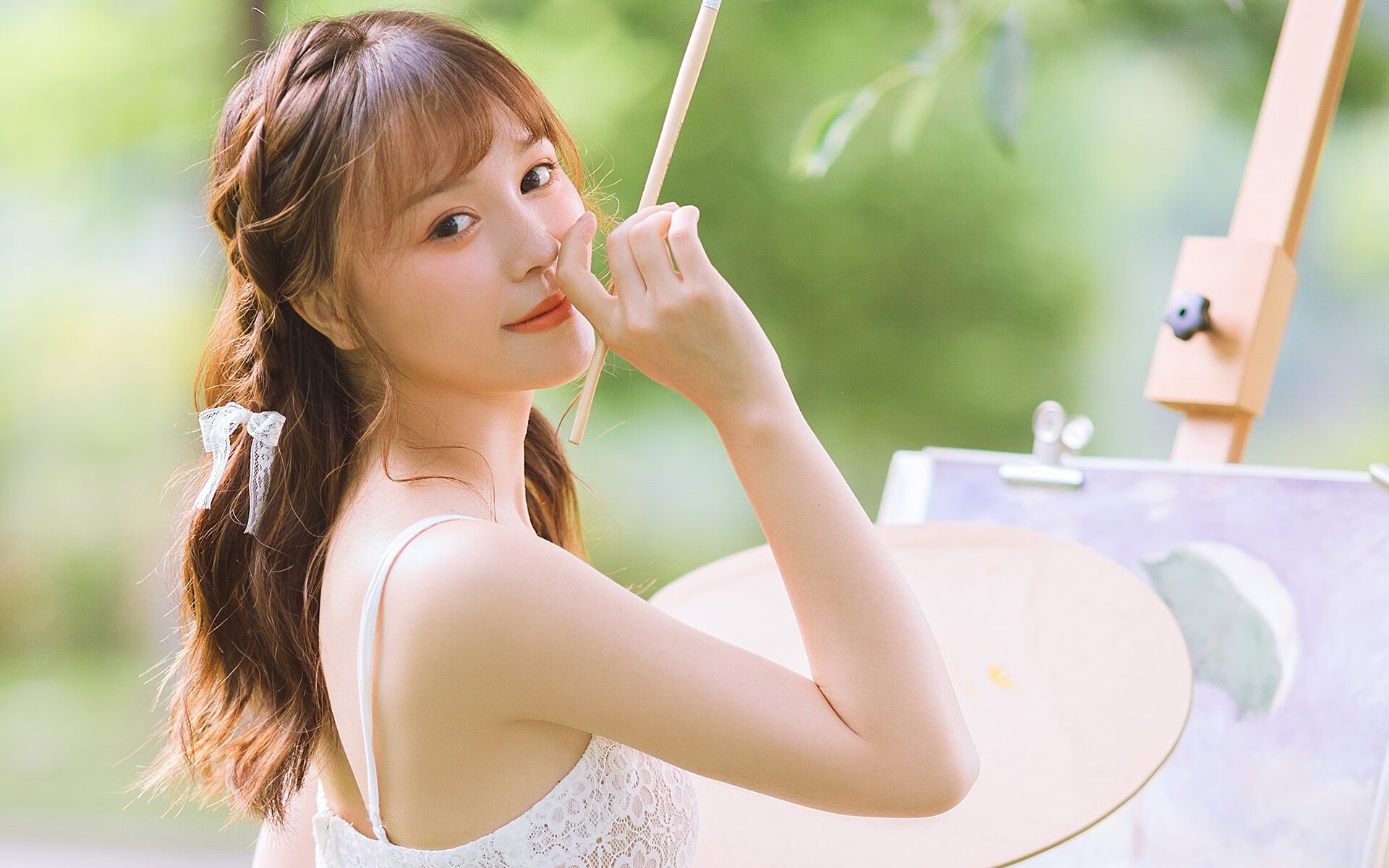 _温暖瞬间:运动员赛后帮助对手站起来_,运动员受伤后继续比赛的精神